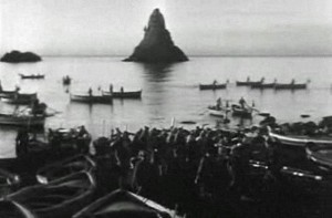 Un fotogramma dal film "La terra trema" di Luchino Visconti