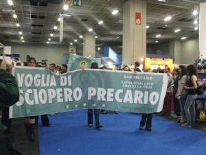 La contestazione di San Precario al Salone del Libro di Torino