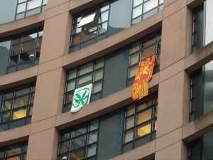 Le bandiere della Padania alle finestre del Parlamento europeo di Strasburgo