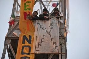 torre faro milano operai protesta