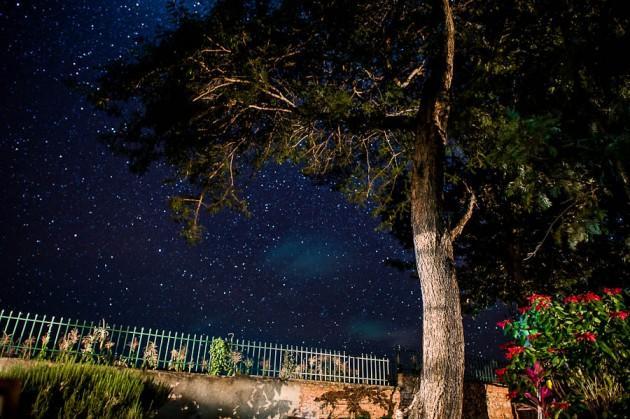 Bartosz Matenko. Stelle di notte nel villaggio di Ipamba Bartosz Matenko. Stelle di notte nel villaggio di Ipamba