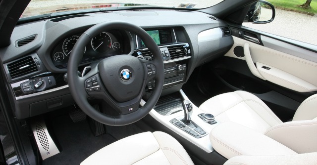 BMW X4 abitacolo