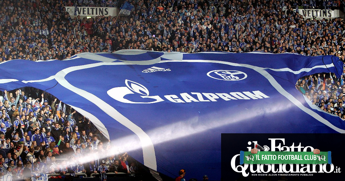 Guerra Russia-Ucraina, la squadra tedesca dello Schalke 04 rompe con il main sponsor Gazprom: una partnership che valeva 9 milioni