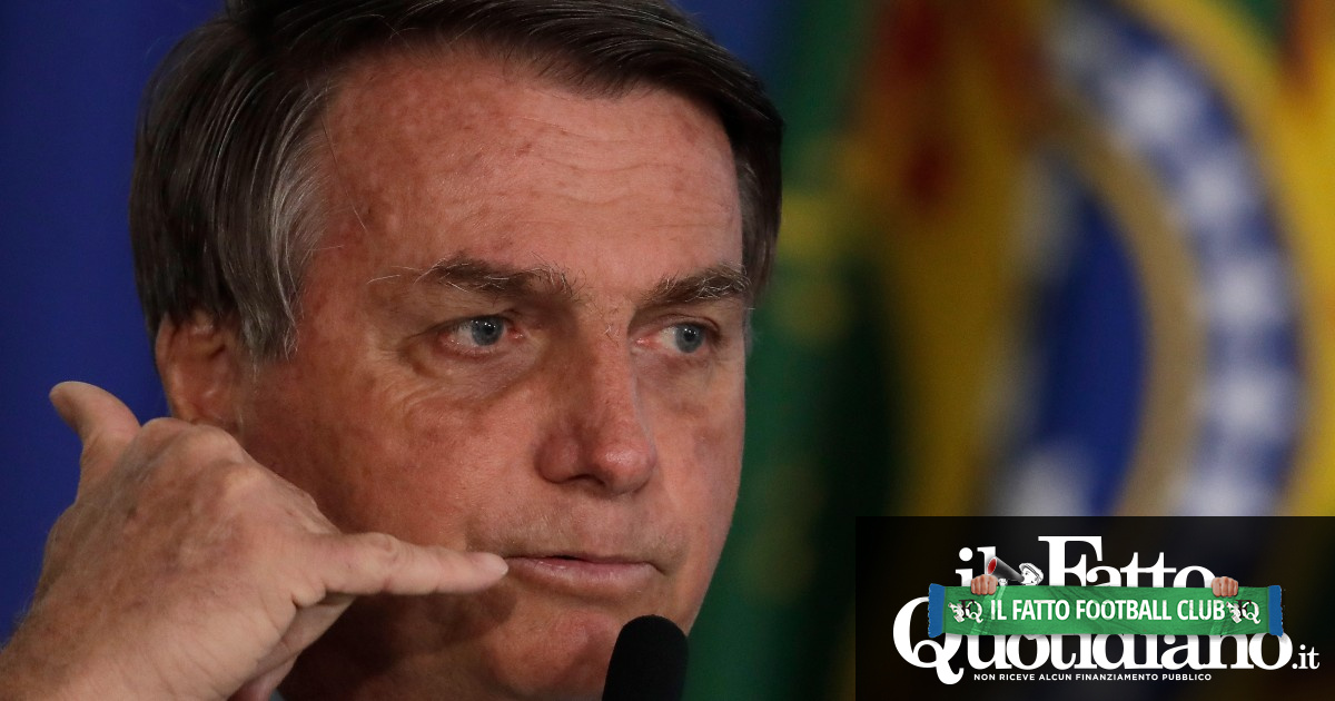 Brasile, Bolsonaro e il calcio come arma di distrazione di massa: la Coppa America per distogliere l’attenzione dalla cattiva gestione del Covid